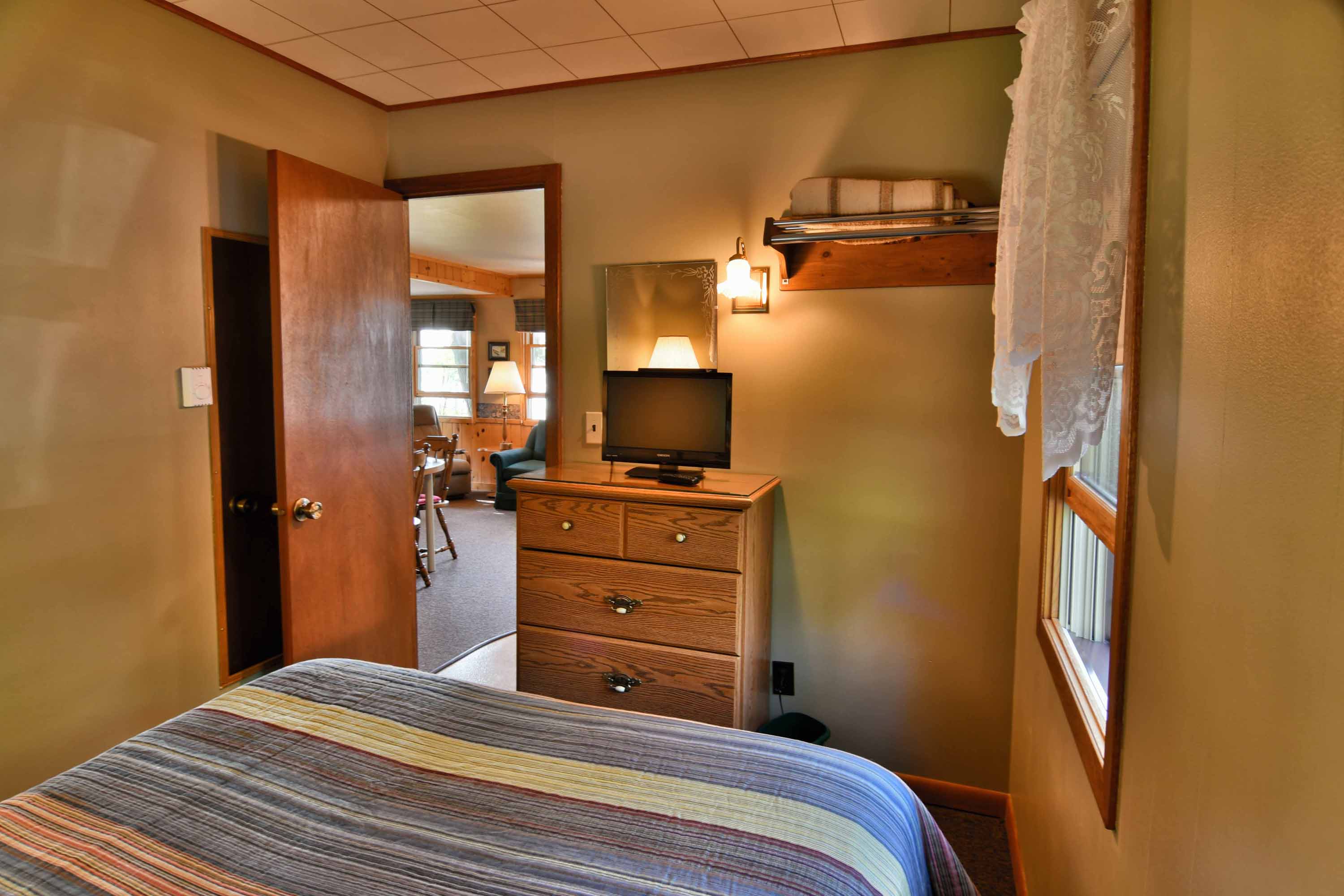 Cabin 4 Birchwood, Wisconsin Cabin Rental on Lake Chetac