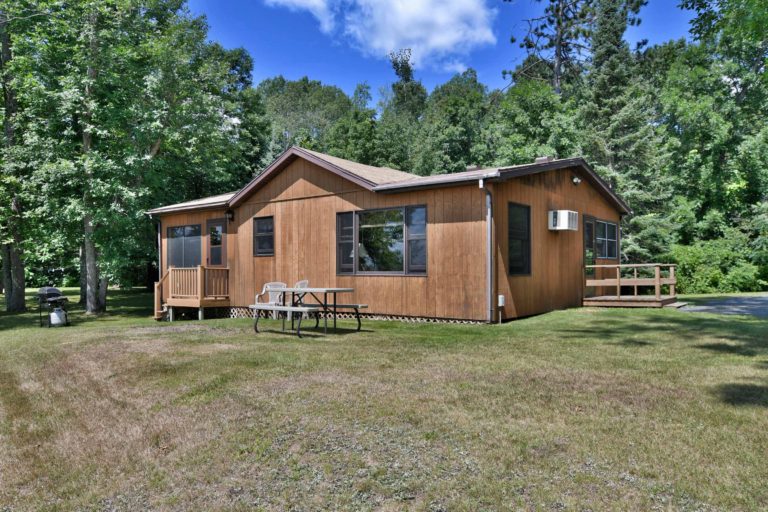 BayVue Resort Birchwood, Wisconsin Cabin Rentals on Big Chetac Lake