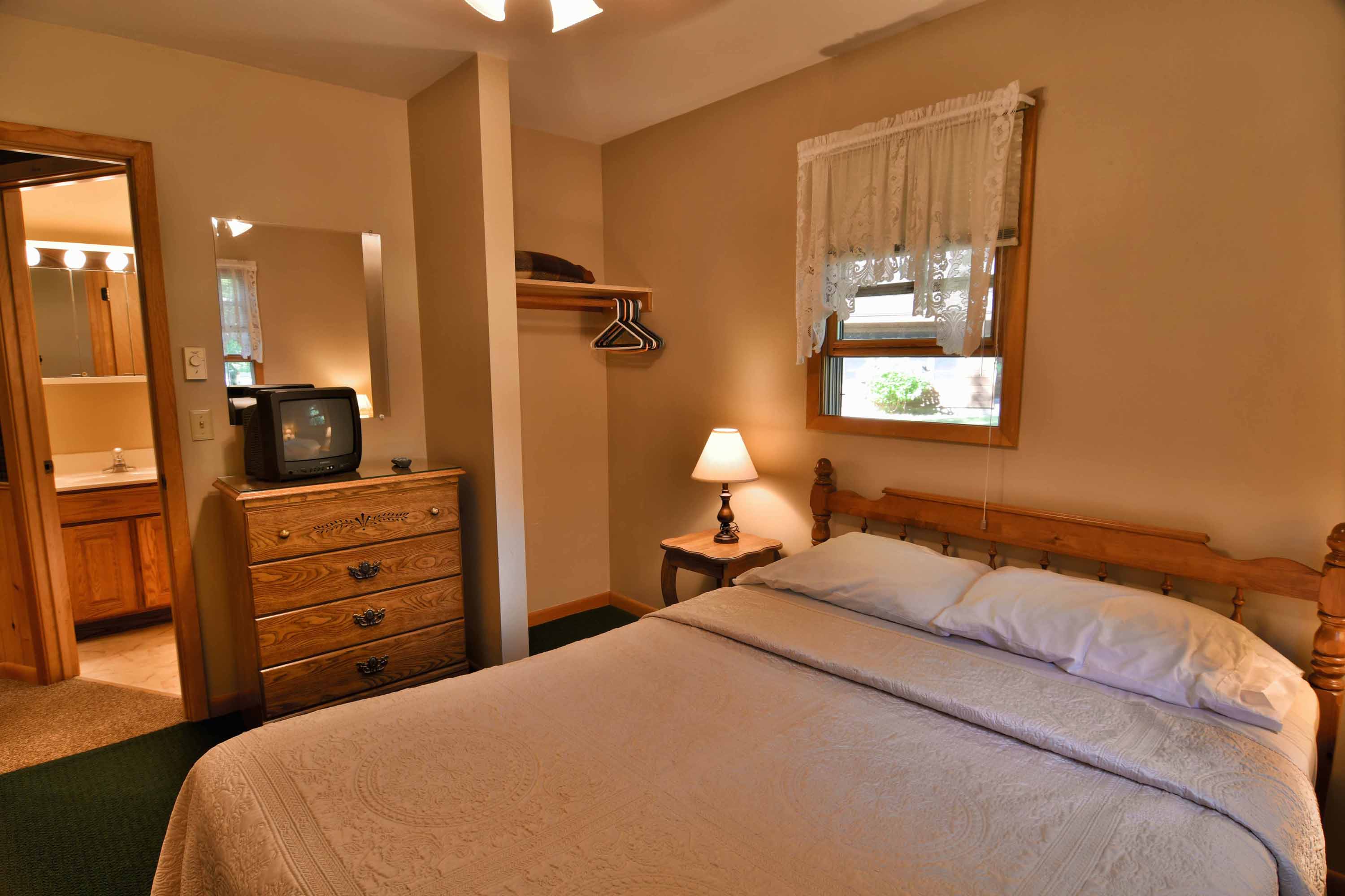 Cabin 6 Birchwood, Wisconsin Resort Cabin Lodging