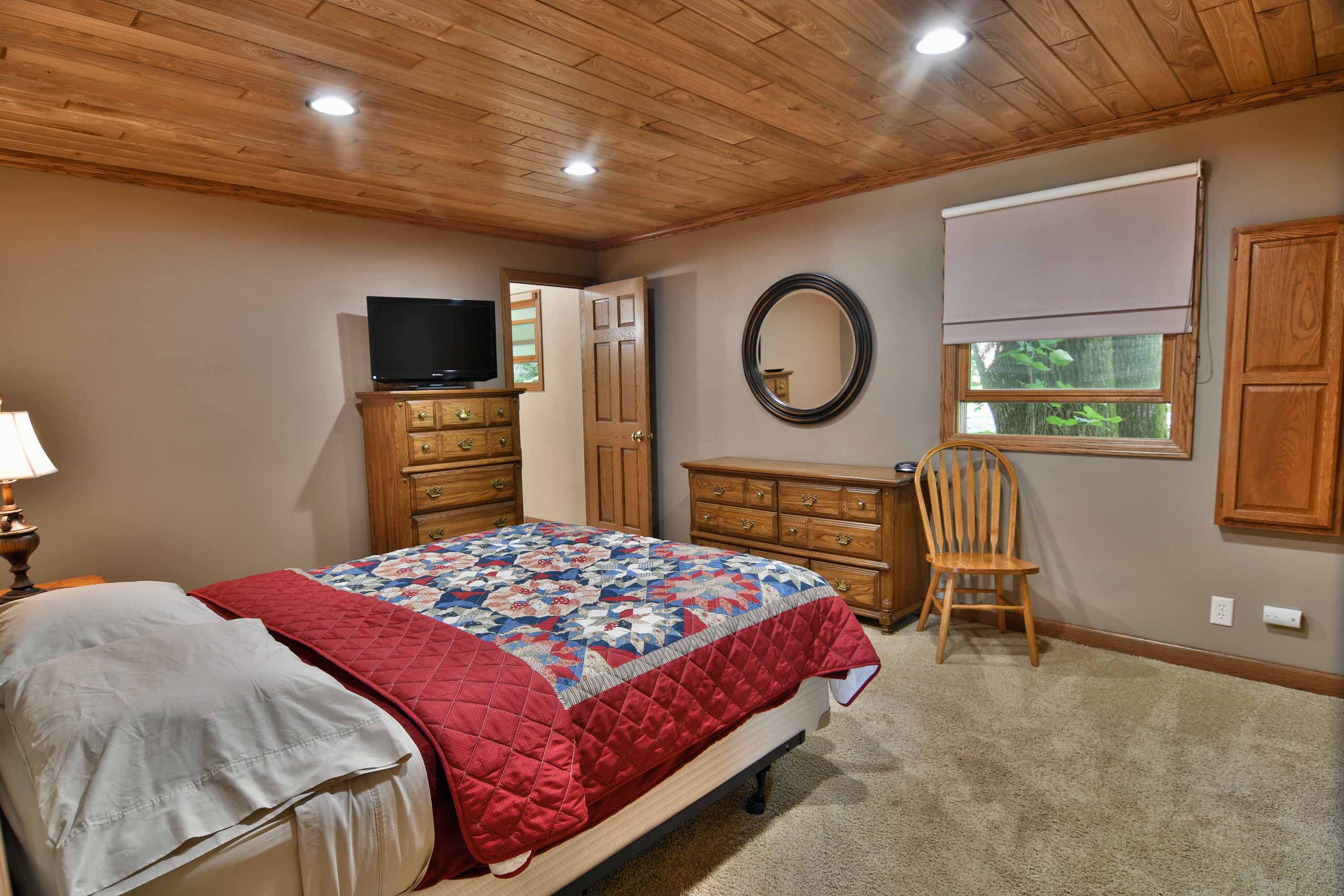 Cabin 7 Lodging in Birchwood, Wisconsin on Lake Chetac