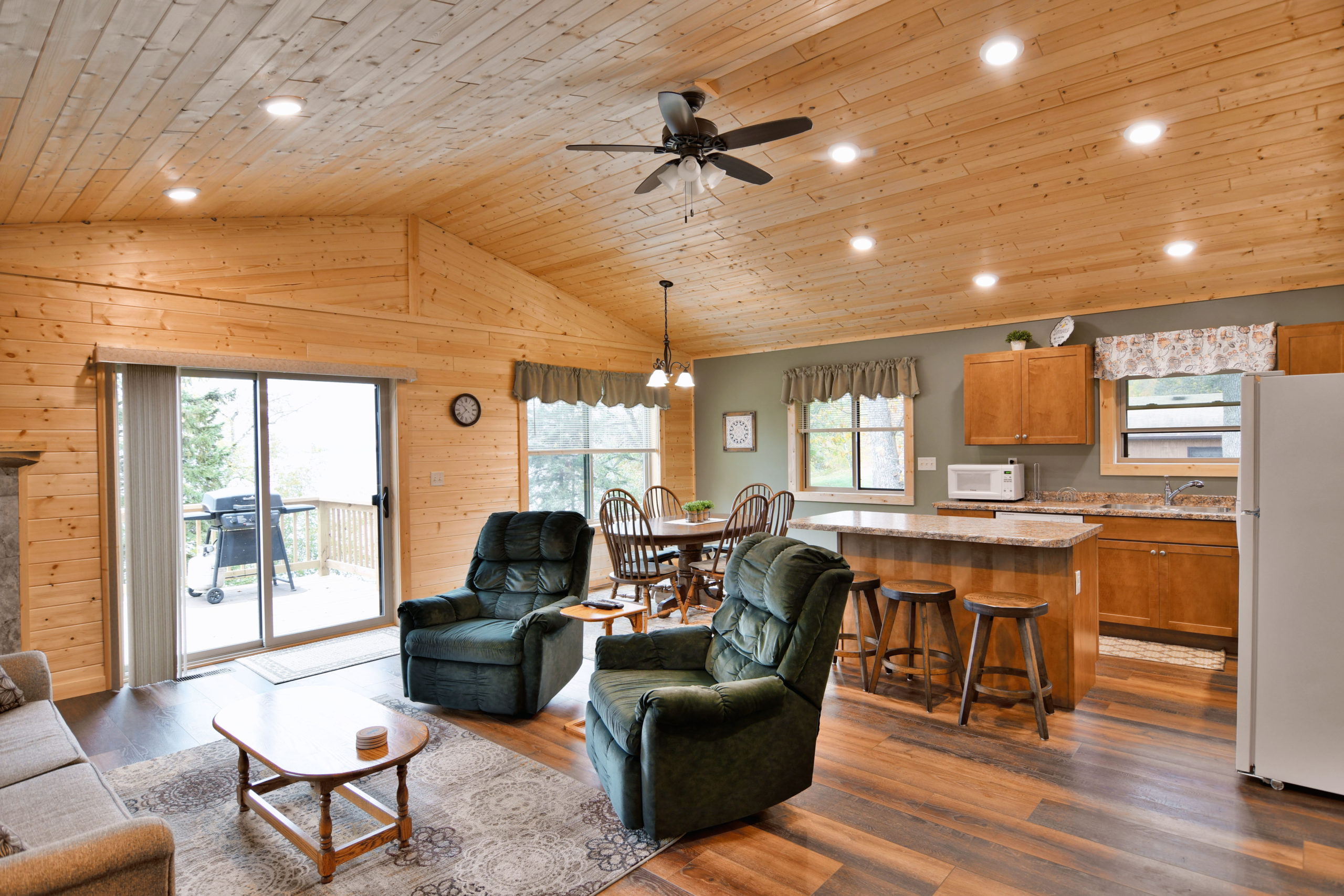 Cabin 8 New 4 Season Cabin Rental in Birchwood, WI